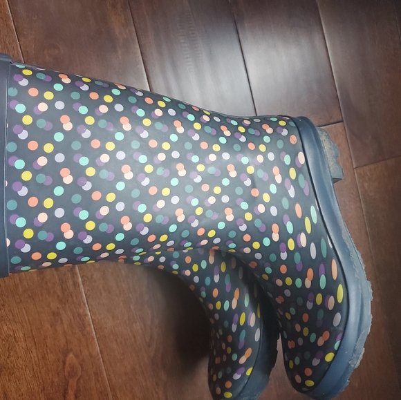 Rain boots size 7 women's polkadot only worn twice - Picture 3 of 5